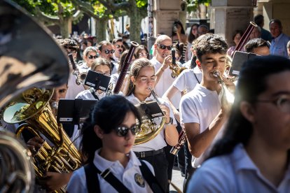 Los sorianos se visten con sus mejores galas para arropar las calderas de las distintas cuadrillas.