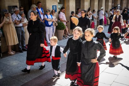Los sorianos se visten con sus mejores galas para arropar las calderas de las distintas cuadrillas.