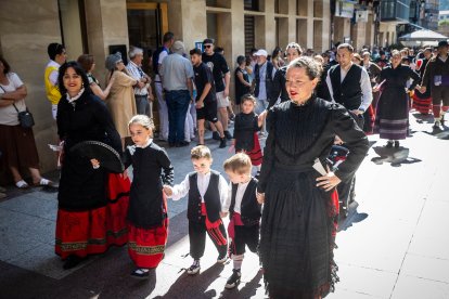 Los sorianos se visten con sus mejores galas para arropar las calderas de las distintas cuadrillas.
