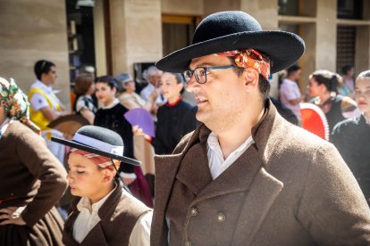 Los sorianos se visten con sus mejores galas para arropar las calderas de las distintas cuadrillas.