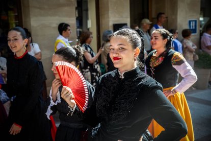 Los sorianos se visten con sus mejores galas para arropar las calderas de las distintas cuadrillas.