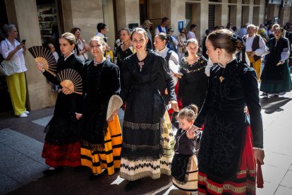 Los sorianos se visten con sus mejores galas para arropar las calderas de las distintas cuadrillas.