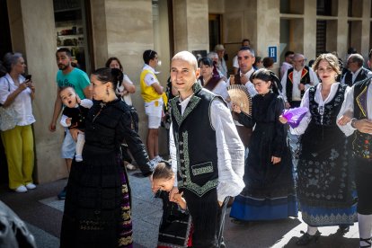 Los sorianos se visten con sus mejores galas para arropar las calderas de las distintas cuadrillas.