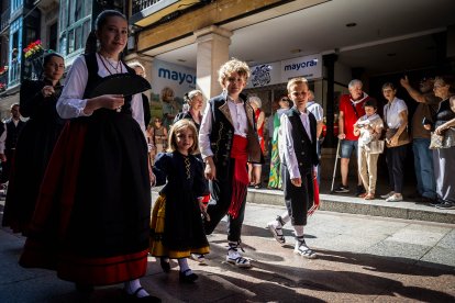 Los sorianos se visten con sus mejores galas para arropar las calderas de las distintas cuadrillas.