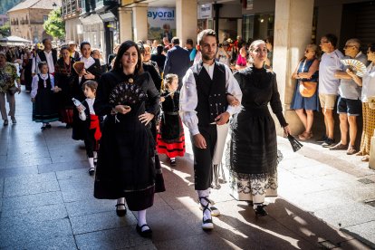 Los sorianos se visten con sus mejores galas para arropar las calderas de las distintas cuadrillas.