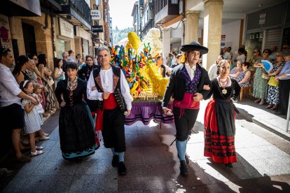 Los sorianos se visten con sus mejores galas para arropar las calderas de las distintas cuadrillas.