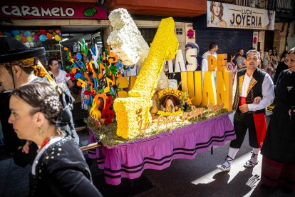 Los sorianos se visten con sus mejores galas para arropar las calderas de las distintas cuadrillas.
