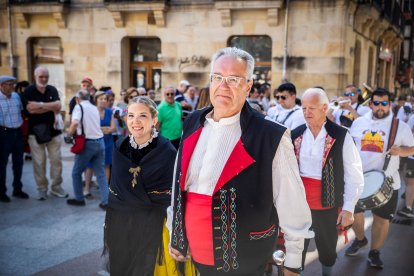 Los sorianos se visten con sus mejores galas para arropar las calderas de las distintas cuadrillas.