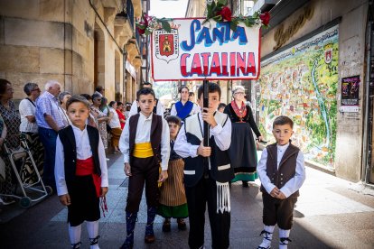 Los sorianos se visten con sus mejores galas para arropar las calderas de las distintas cuadrillas.