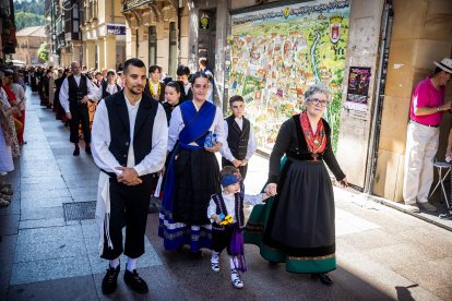 Los sorianos se visten con sus mejores galas para arropar las calderas de las distintas cuadrillas.