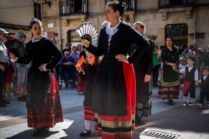 Los sorianos se visten con sus mejores galas para arropar las calderas de las distintas cuadrillas.
