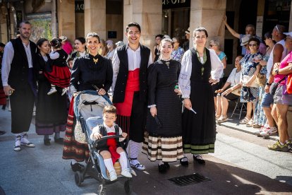 Los sorianos se visten con sus mejores galas para arropar las calderas de las distintas cuadrillas.