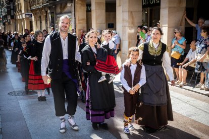 Los sorianos se visten con sus mejores galas para arropar las calderas de las distintas cuadrillas.
