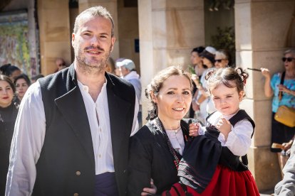 Los sorianos se visten con sus mejores galas para arropar las calderas de las distintas cuadrillas.