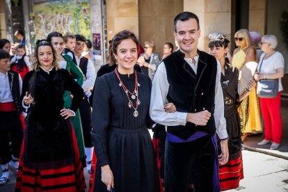 Los sorianos se visten con sus mejores galas para arropar las calderas de las distintas cuadrillas.