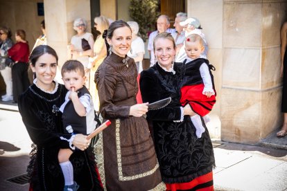 Los sorianos se visten con sus mejores galas para arropar las calderas de las distintas cuadrillas.