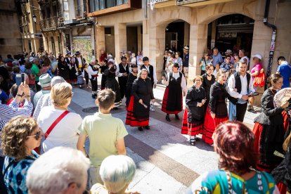 Los sorianos se visten con sus mejores galas para arropar las calderas de las distintas cuadrillas.