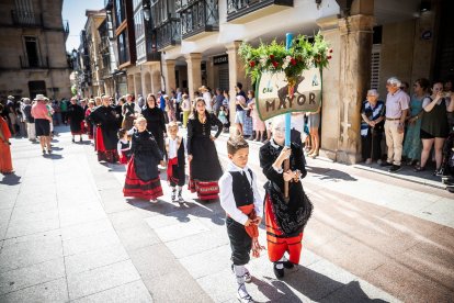 Los sorianos se visten con sus mejores galas para arropar las calderas de las distintas cuadrillas.