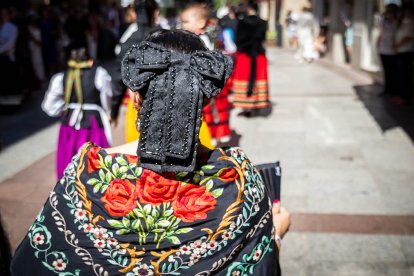 Los sorianos se visten con sus mejores galas para arropar las calderas de las distintas cuadrillas.