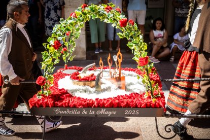 Los sorianos se visten con sus mejores galas para arropar las calderas de las distintas cuadrillas.