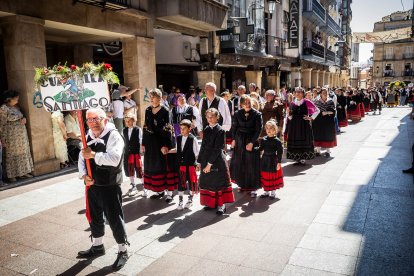 Los sorianos se visten con sus mejores galas para arropar las calderas de las distintas cuadrillas.