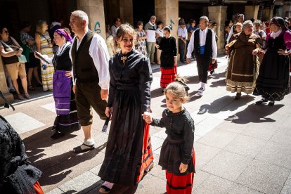 Los sorianos se visten con sus mejores galas para arropar las calderas de las distintas cuadrillas.