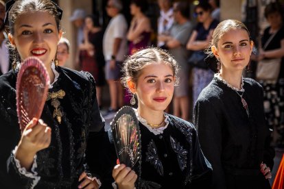 Los sorianos se visten con sus mejores galas para arropar las calderas de las distintas cuadrillas.