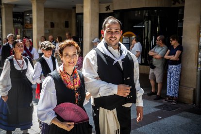 Los sorianos se visten con sus mejores galas para arropar las calderas de las distintas cuadrillas.
