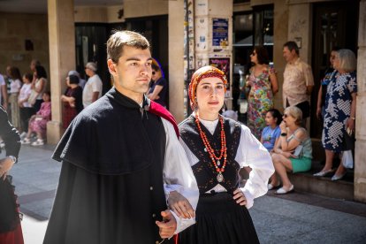 Los sorianos se visten con sus mejores galas para arropar las calderas de las distintas cuadrillas.