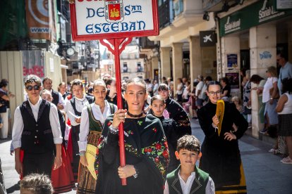 Los sorianos se visten con sus mejores galas para arropar las calderas de las distintas cuadrillas.