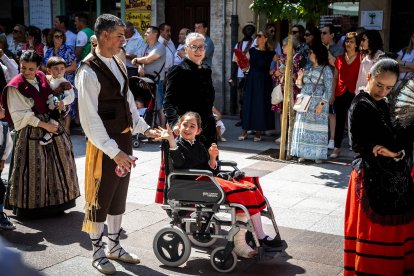 Los sorianos se visten con sus mejores galas para arropar las calderas de las distintas cuadrillas.