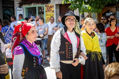 Los sorianos se visten con sus mejores galas para arropar las calderas de las distintas cuadrillas.