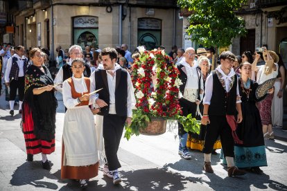 Los sorianos se visten con sus mejores galas para arropar las calderas de las distintas cuadrillas.