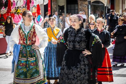 Los sorianos se visten con sus mejores galas para arropar las calderas de las distintas cuadrillas.