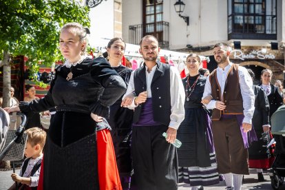 Los sorianos se visten con sus mejores galas para arropar las calderas de las distintas cuadrillas.