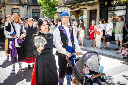 Los sorianos se visten con sus mejores galas para arropar las calderas de las distintas cuadrillas.