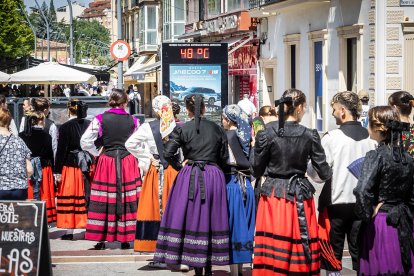 Los sorianos se visten con sus mejores galas para arropar las calderas de las distintas cuadrillas.