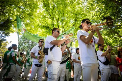 Los sorianos se visten con sus mejores galas para arropar las calderas de las distintas cuadrillas.