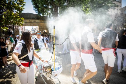 Los sorianos se visten con sus mejores galas para arropar las calderas de las distintas cuadrillas.
