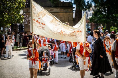 Los sorianos se visten con sus mejores galas para arropar las calderas de las distintas cuadrillas.