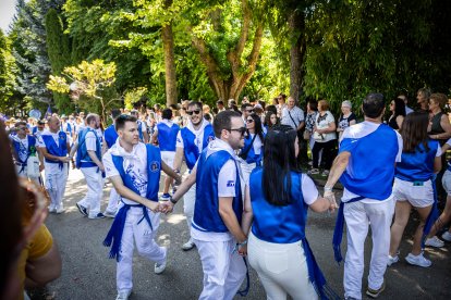 Los sorianos se visten con sus mejores galas para arropar las calderas de las distintas cuadrillas.