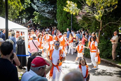 Los sorianos se visten con sus mejores galas para arropar las calderas de las distintas cuadrillas.
