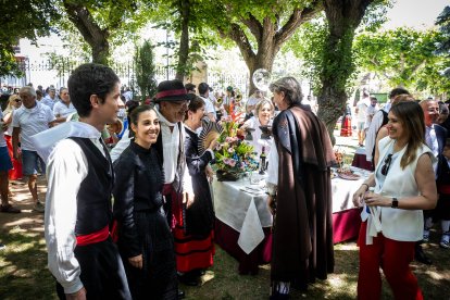 Los sorianos se visten con sus mejores galas para arropar las calderas de las distintas cuadrillas.