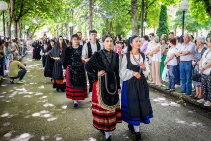 El acto se celebra antes de la tradicional bajada a las Bailas que finaliza los Sanjuanes