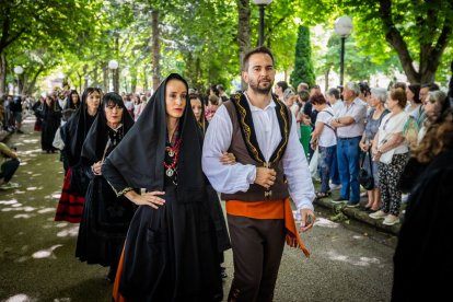 El acto se celebra antes de la tradicional bajada a las Bailas que finaliza los Sanjuanes