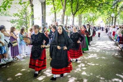 El acto se celebra antes de la tradicional bajada a las Bailas que finaliza los Sanjuanes