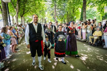 El acto se celebra antes de la tradicional bajada a las Bailas que finaliza los Sanjuanes
