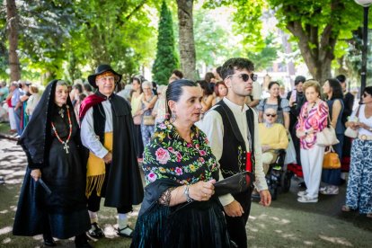 El acto se celebra antes de la tradicional bajada a las Bailas que finaliza los Sanjuanes