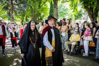 El acto se celebra antes de la tradicional bajada a las Bailas que finaliza los Sanjuanes