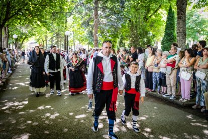 El acto se celebra antes de la tradicional bajada a las Bailas que finaliza los Sanjuanes